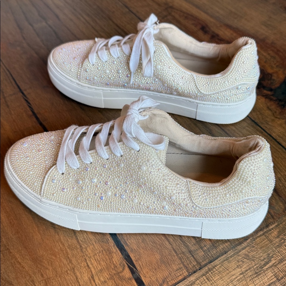 Women's Betsy JohnsonCream Sneakers with iridescent pearl detailing - Picture 5 of 7